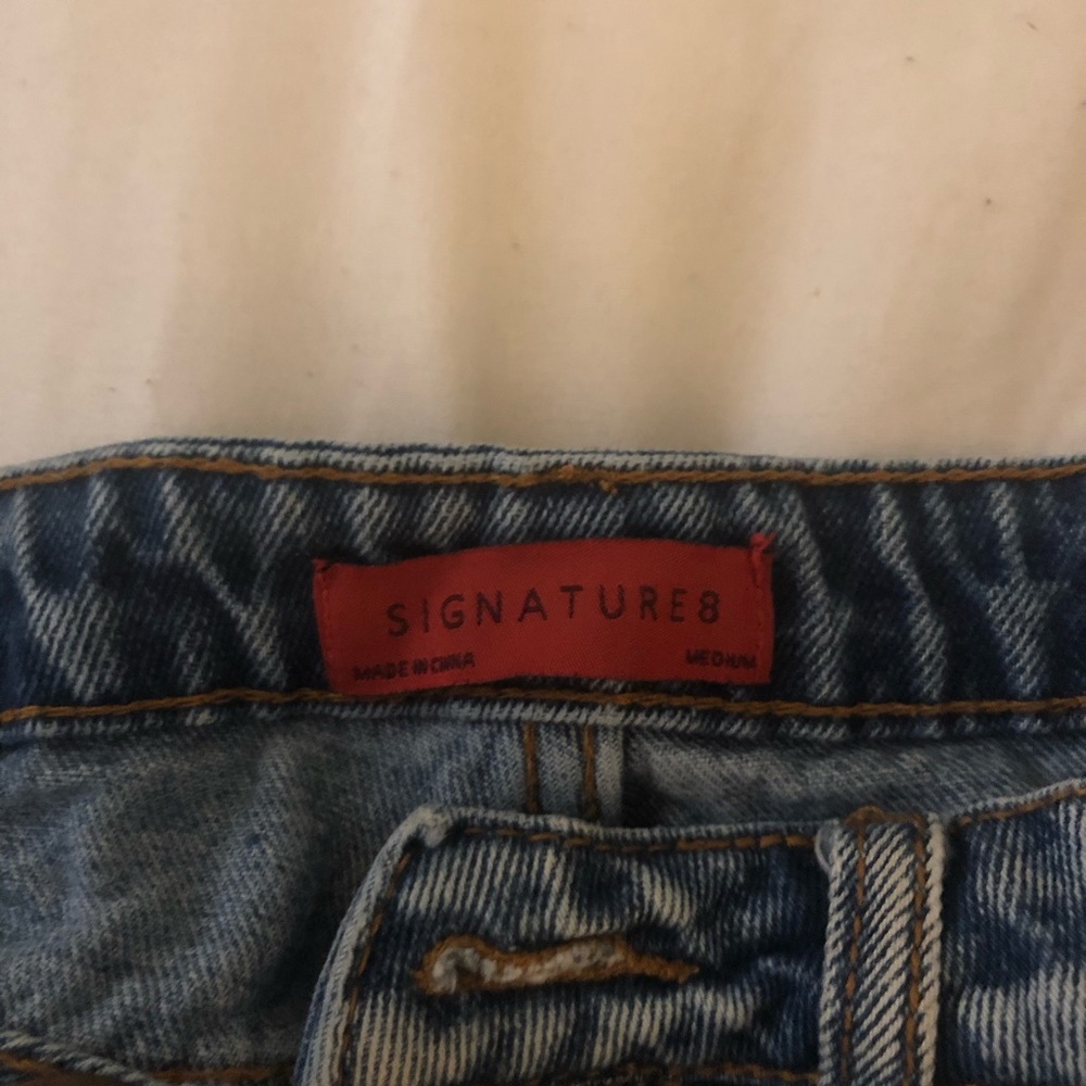 CUTOFF DENIM SHORTS - Picture 2 of 3
